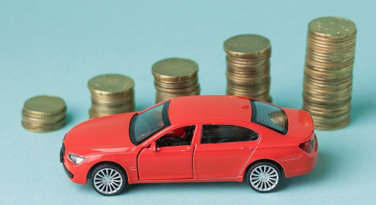 Descubra as taxas de empréstimo com carro de garantia e o que evitar. | Foto: Freepik.